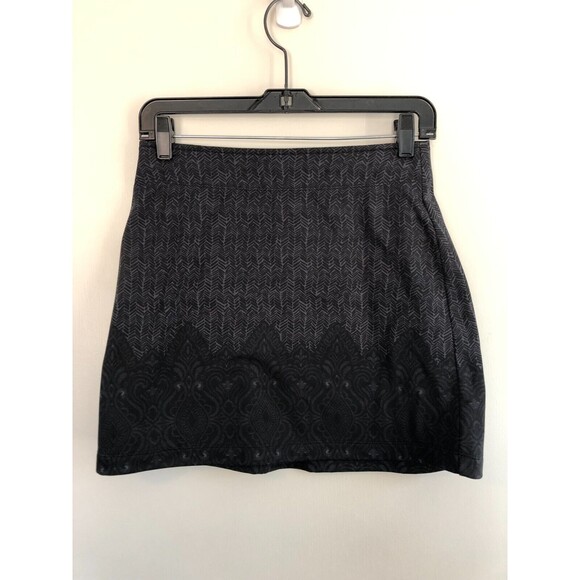 Athleta Size XS Fleece Lined Black Tech print Athletic mini skirt - Picture 2 of 9